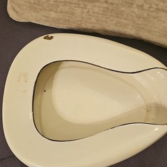 White Enamelware Bed Pan 1 qt Reusable 14×11 in 6.5 in Opening 4.5 in