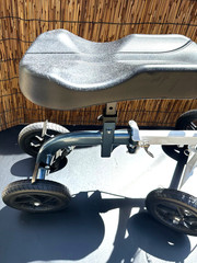 RINKMO Knee Scooter,All-Terrain Foldable KneeWalker basket adjustable 300lb load