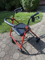 Drive 4-Wheel Rollator Walker Red/Black Padded Seat, Backrest, Handbrakes