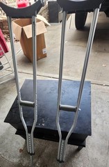 Adjustable Aluminum Standard Crutches for Adults, Silver, Handgrip, Underarm Pad