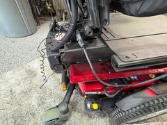 QUANTUM Q6 EDGE 3 POWER – LIFT -TILT – LEGS -MANUAL 20 DEGREE RECLINE – LIGHTS!