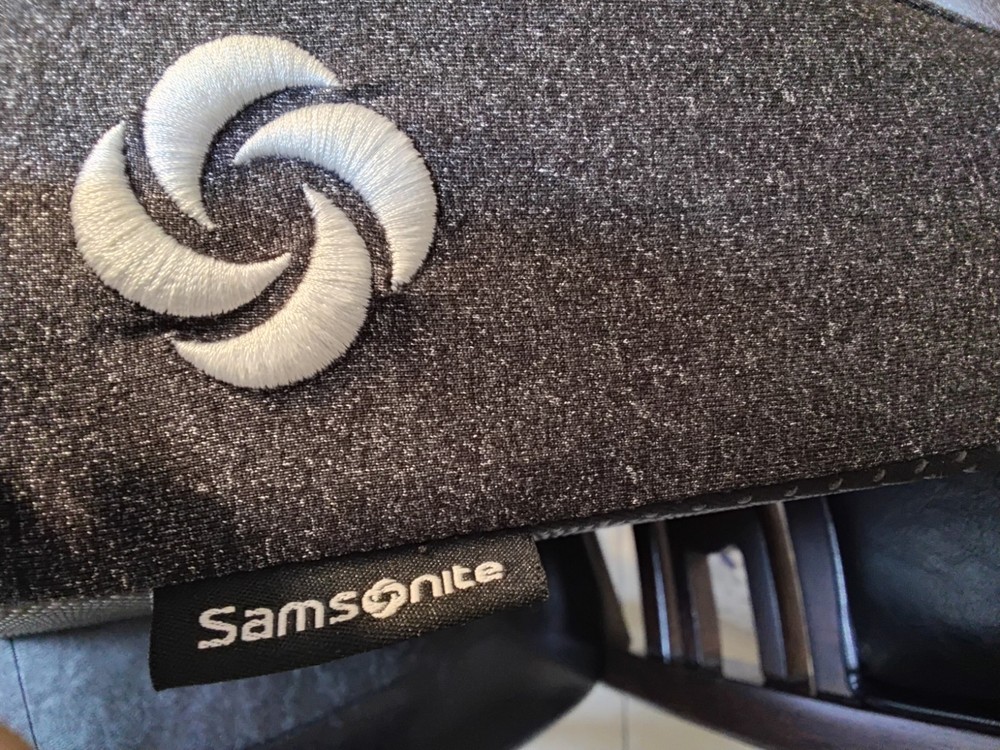 Samsonite Seat Cushion Non-Slip Gray and Black Support Cushion