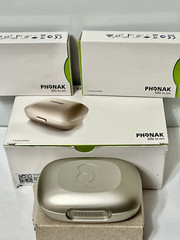 PHONAK AUDEO MARVEL M90-R RIC SET w/ REMOTE CONTROL (Read)