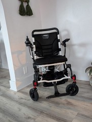 Pride Jazzy Carbon Folding Power Wheelchair, 300 lb limit/ weighs 45lbs