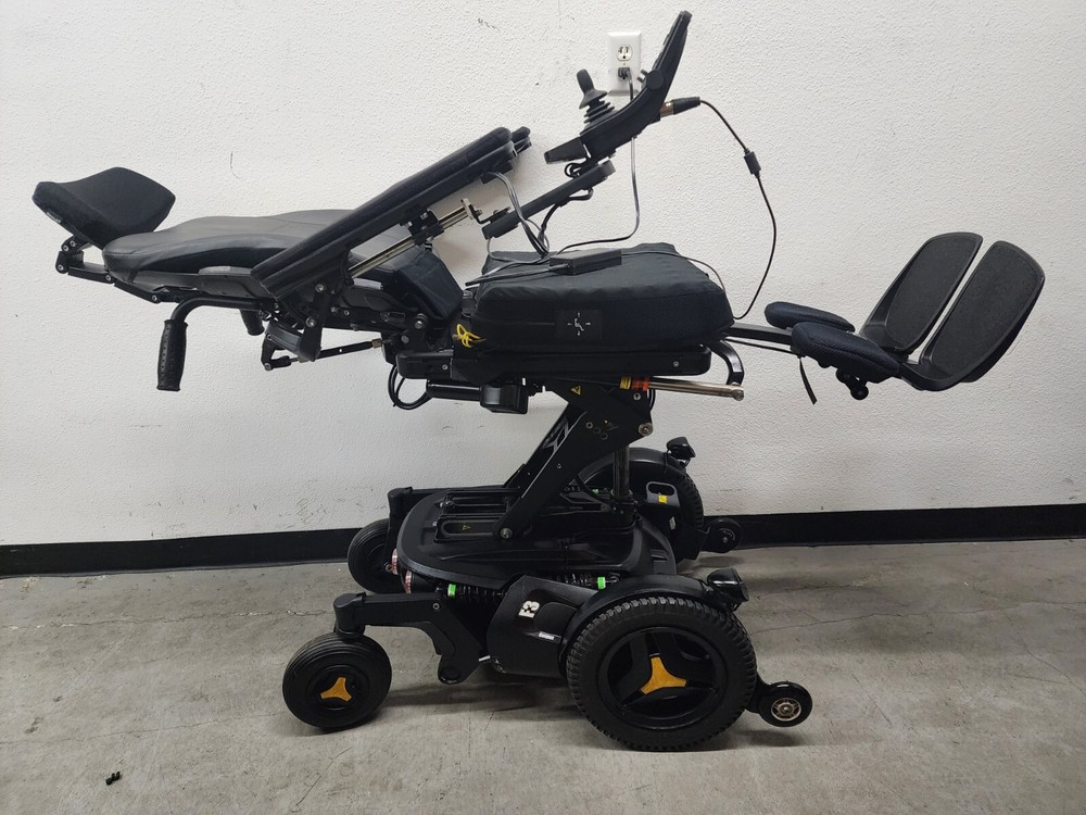 Permobil F3 R-net Corpus W/ Power 12″ Seat Lift, Recline, Tilt, Leg, LIGHTS