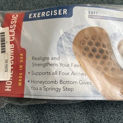 New In Package GOOD FEET Arch Support Women’s Firm Exerciser W 457 Honeycomb