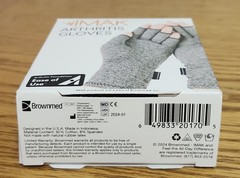 New IMAK Compression Arthritis Gloves Size Small Gray Brownmed A20170