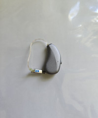MOMENT MRR2D 330 HEARING AID FOR MILD TO SEVERE HEARING LOSSES.