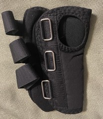 NIB “ROYLAN” D-RING WRIST BRACE for LEFT HAND ADULT S small BLACK 081283316 WOW