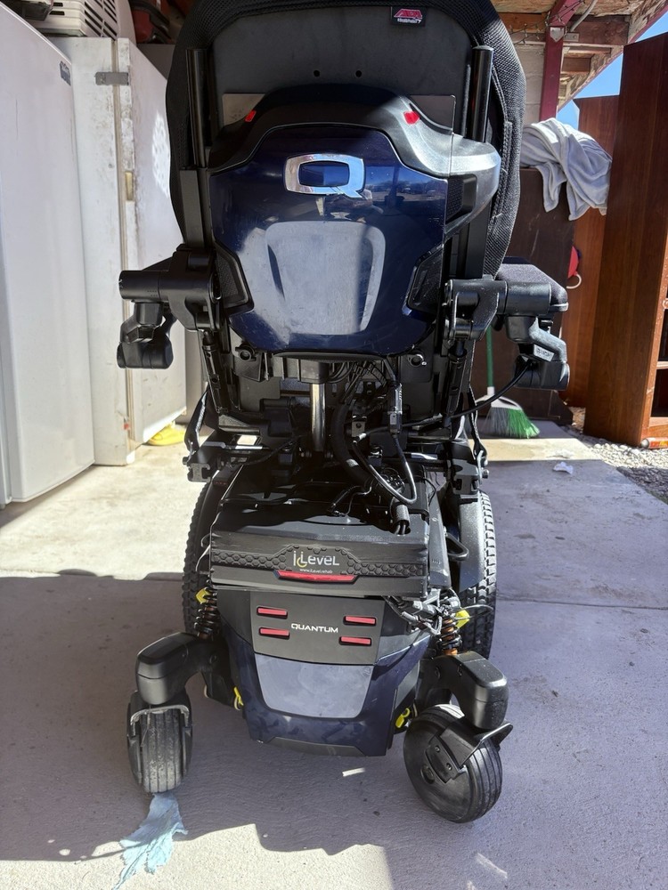 Quantum Q6 Edge 3 Stretto Power Wheelchair Pre-owned