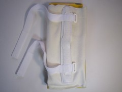 FUTURO HINGED KNEE BRACES SIZE S