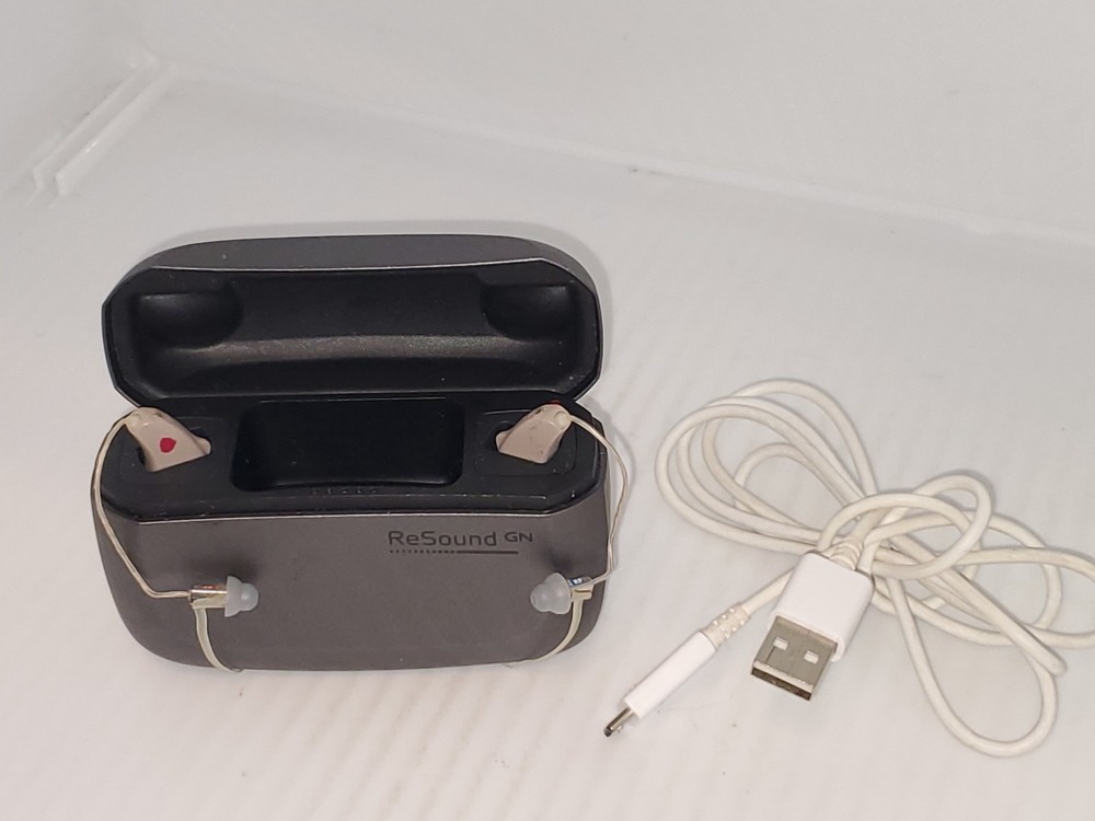 RESOUND GN 0297 Hearing Aid w/ Charging Case C-1.WORKS READ DESCRIPTION