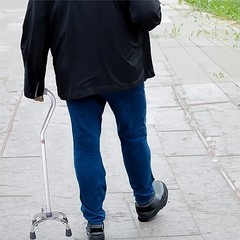 Quad Walking Cane Offset Handle Adjustable 28 to 37 Inch 250lb Capacity