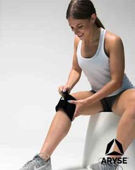 NWT Ayrse Universal Knee Wrap L2397