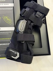 DonJoy Performance Bionic Fullstop Knee Brace – Size Small (Fits Left or Right)