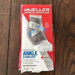 Mueller Sport Care Adjustable Ankle Stabilizer One Size