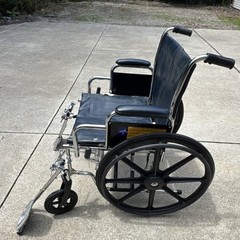 Medline Excel Extra Wide Manual Wheelchair, Foldable, 500 lb, MDS806850