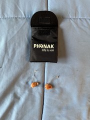 Phonak 205 306 P In-Canal Hearing Aid Left and Right w/Pouch
