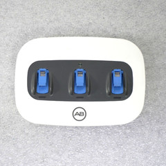 AB ADVANCED BIONICS M BATTERY CHARGER NAÍDA CL-5607 *CHARGER ONLY* T12-D5