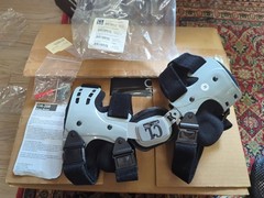 CL Comfortland Right OA Knee Brace Hinged OA-200-R Black With Tool Kit