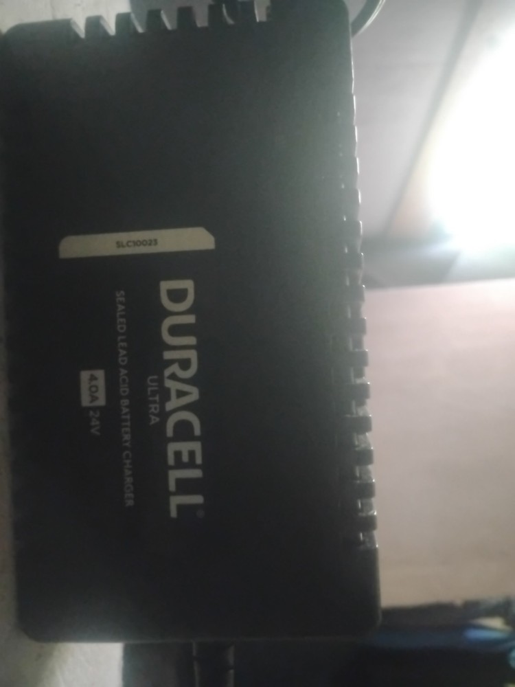 Duracell Ultra Sealed Lead Acid Battery Charger 4,0 A 24V. Model SLC10023