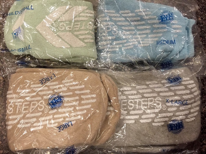 HOSPITAL SOCKS – 2 PAIRS – Non-Slip Gripper – Non Skid – 5 Sizes – FREE US SHIP