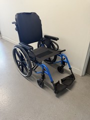 Quickie 2 Lite 18″ X 18″ Manual Wheelchair Used 18″x18″ Foldable