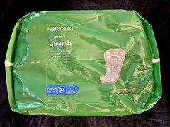 Amazon Basics Men’s Guards – Maximum Absorbency – 104 Total (2 Packs of 52)