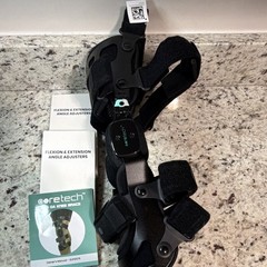 Coretech 845 OA Knee Brace Right Small Black Adjustable Plastic Stabilization CE