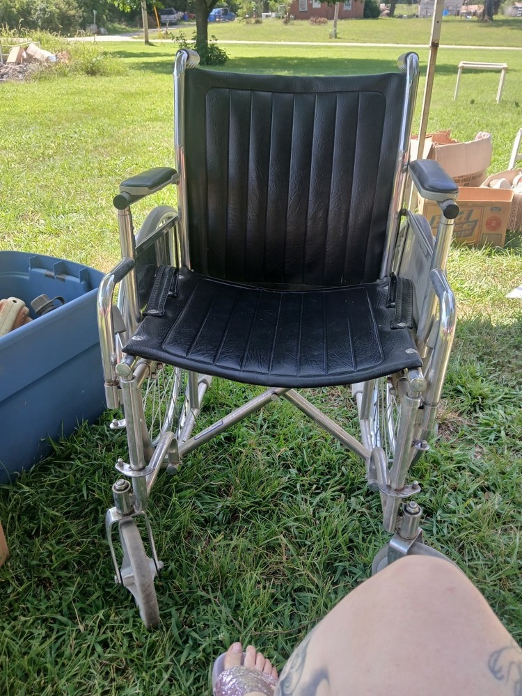 Medline Excel Extra-Wide Wheelchair with 24″ Seat Removable Arms, Elevating Leg