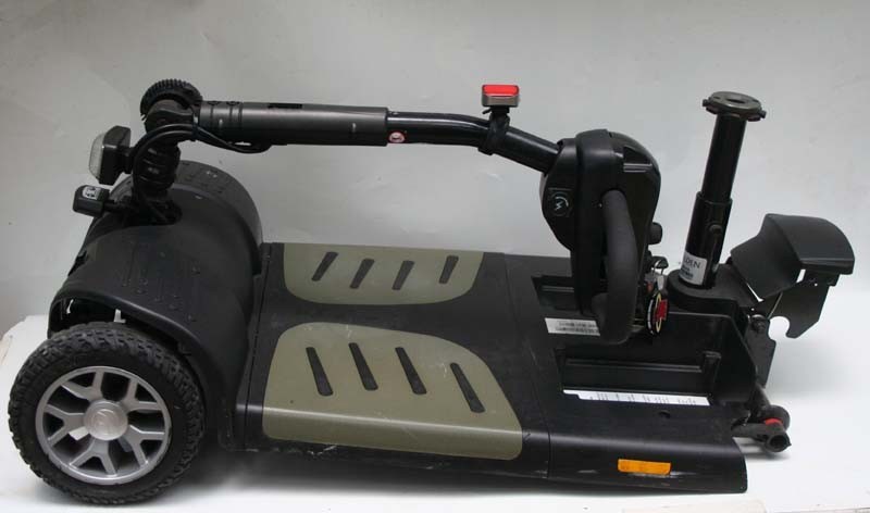 Golden GB147D Buzzaround 4-Wheel Scooter Missing Motor Assy. and Battery Box