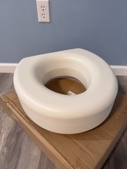HealthSmart Elevated Toilet Seat White Padded Portable Lightweight PE-HD Plastic
