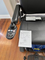 Pride Mobility. Jazzy Elite ES Power Chair. Two Motor. Front-Wheel Drive. 