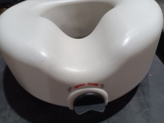 Guardian 5″ Raised Toilet Seat with Lock 400lb Capacity White Model G4-111MX1