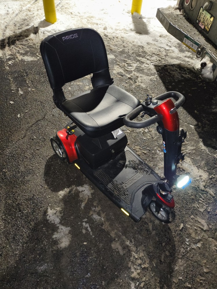 Pride Mobility Gogo Sport S73 3-Wheel Electric Scooter Red Black Battery