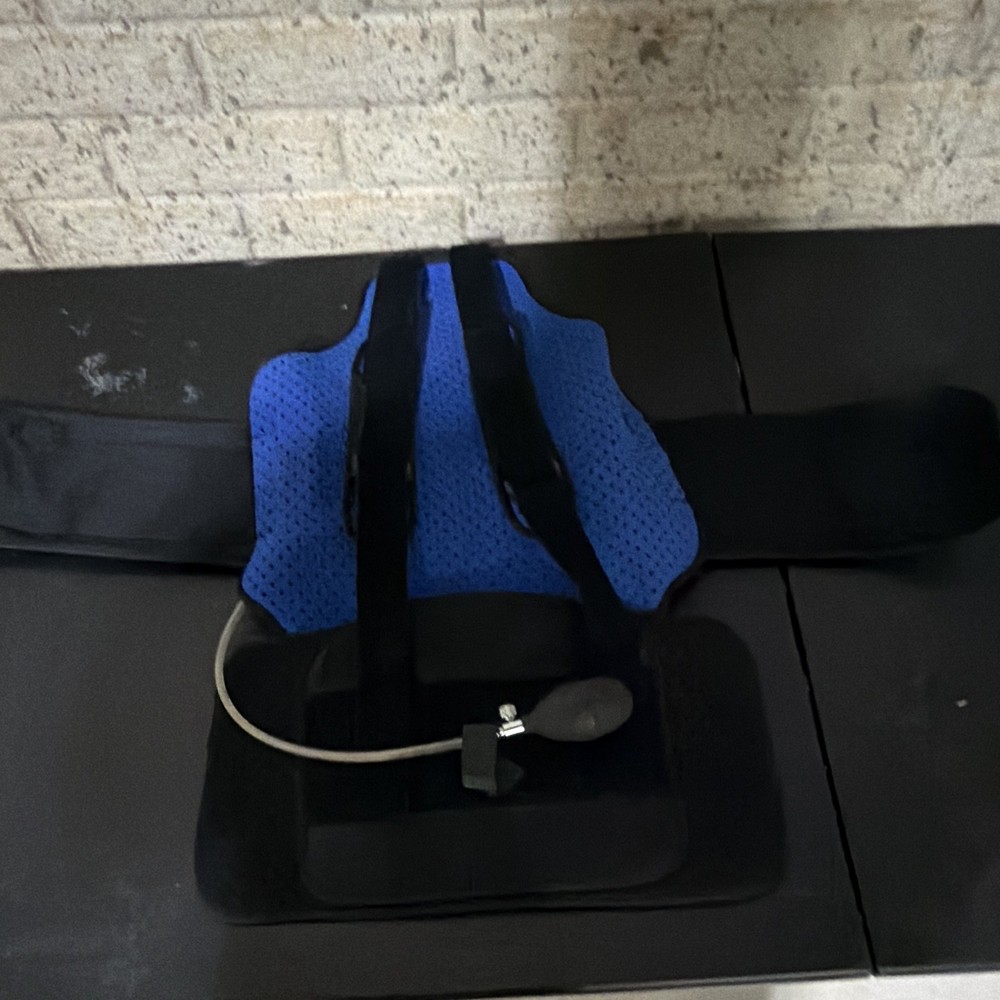 Nvorliy Adjustable Inflatable Lumbar Support Belt Air Pump Black/Blue Size M