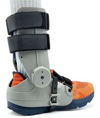 TayCo Over-the-Shoe RecoverX Ankle Brace – Medium , Right