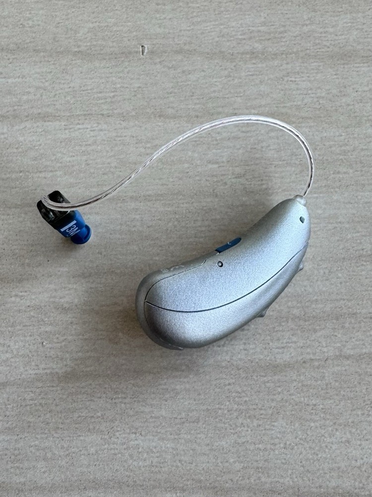 Signia Relate 4.0 Silver RIC RHearing Aid and Case Left Side Only Free Shipping