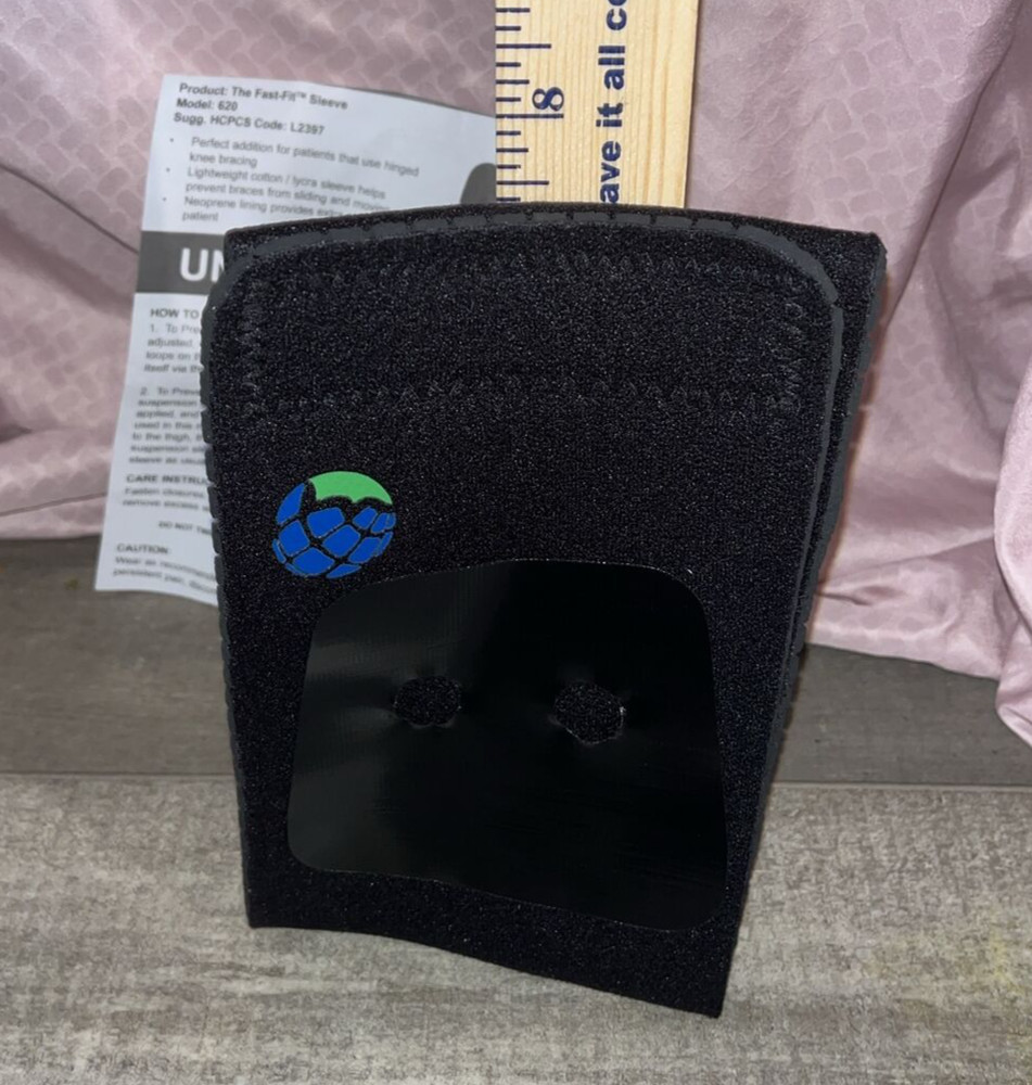 Advanced Ortho The Fast Fit universal Knee Sleeve Model 620 L2397 Fits All Sizes