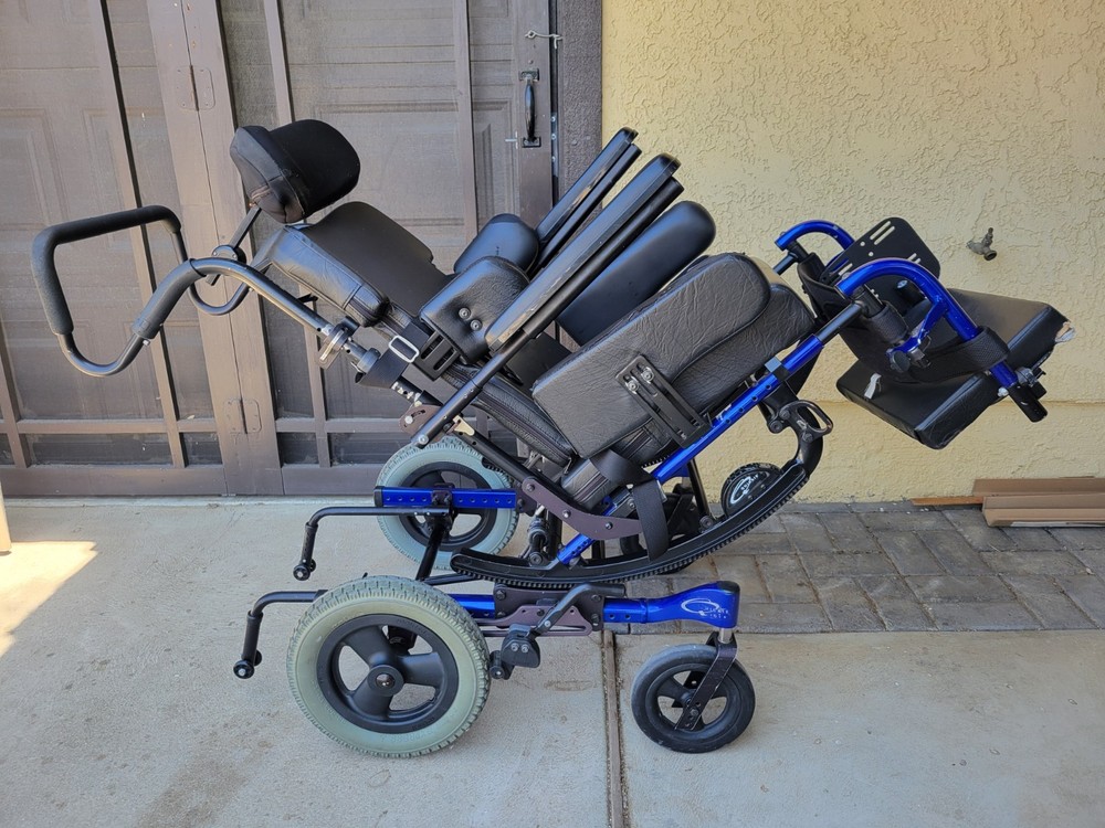 Quickie Iris Recline Tilt in Space Wheelchair 17″ x 16″ Or 15″ ? Used 17″x16″