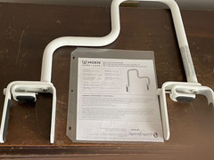 Moen DN7005 16-1/2 in. Multi-Grip Tub Safety Bar in Glacier
