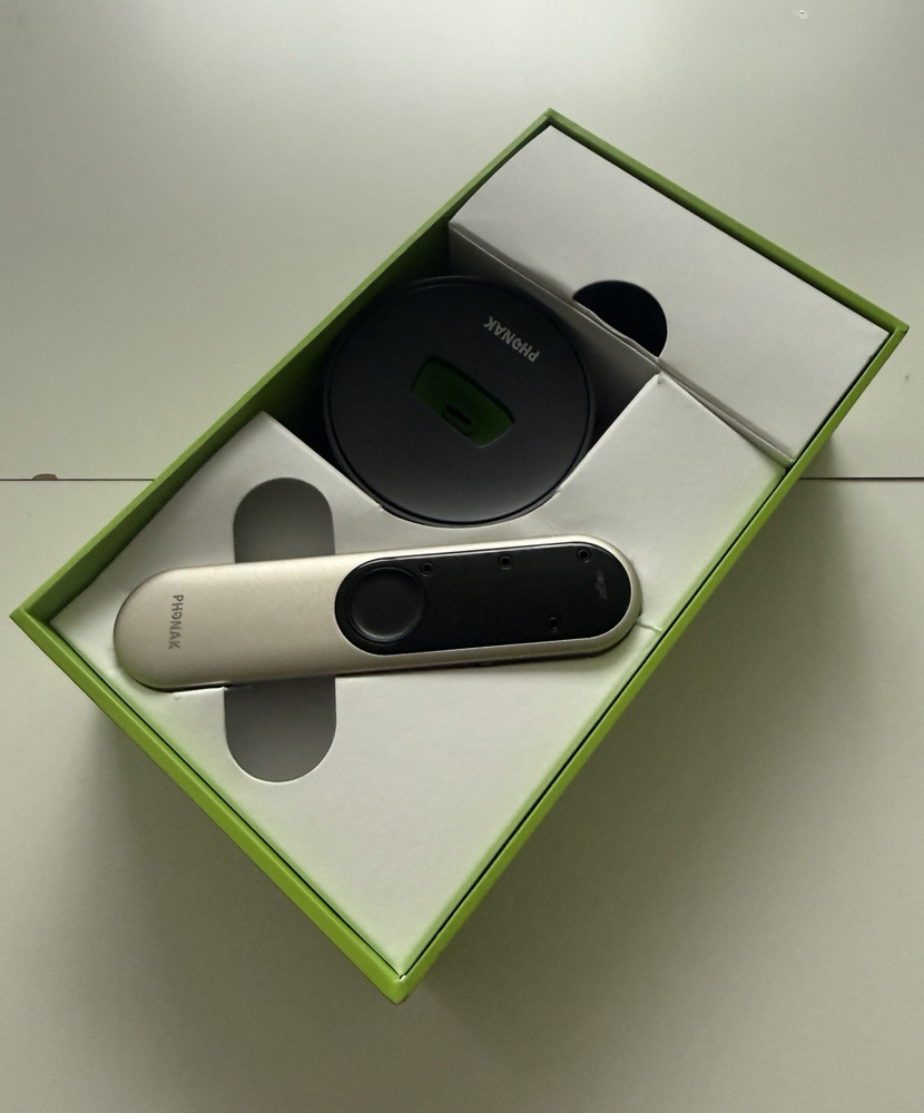 Phonak Roger On 3 Unlimited Assistive Listening Microphone w/ Dock, Cables & Box