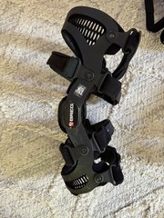 Breg Fusion Knee Brace XL Left Black Adjustable Athletic Knee Brace