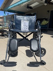 Medline MDS806900 Excel Extra-Wide 24″ Bariatric Wheelchair.