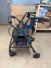 NOVA GetGo Petite Rollator Walker- Hgt 4’10“-5’4″; 18.5” Seat Hgt; Good Use BLUE