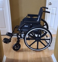 DRIVE Viper Plus GT Wheelchair W/ Universal Armrest, 18″ Seat, Elevating Legrest