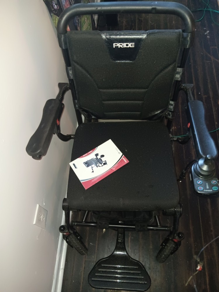 Pride Jazzy Carbon folding power Electric wheelchair No Battery. Works Perfect