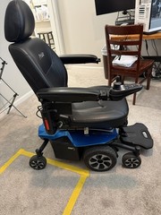 Jazzy Air 2 Elevating Power Chair-free Delivery in DFW area!!