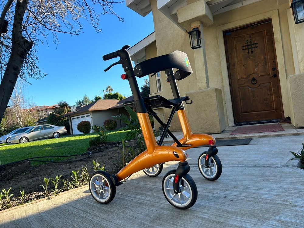 Carbon Fiber Foldable Rollator Walker Blue Color in Stock, Model Number W102
