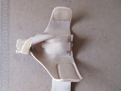 Mueller Thumb Spica Brace Medium (P358)